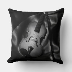 Coussin Image en noir et blanc d'un violon nature morte