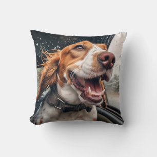 Coussin Impression d'art de chien excité en voiture sous l