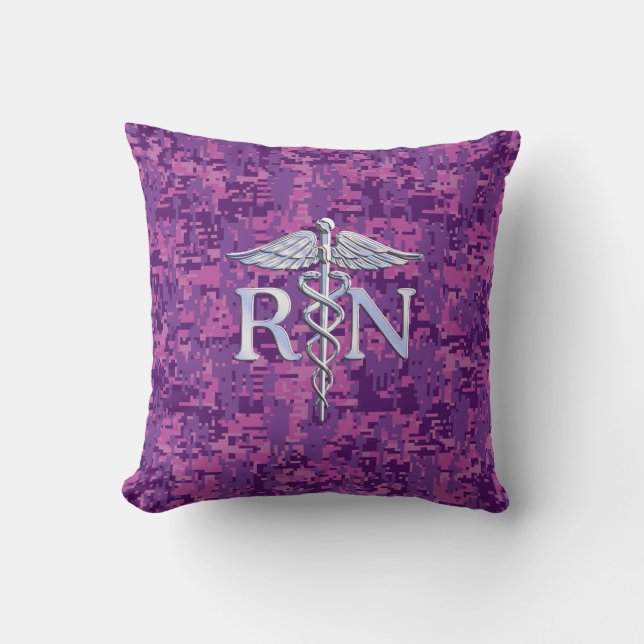 Coussin Infirmière inscrite RN Silver Caduceus sur Camo Ro (Recto)