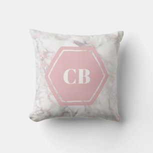 Coussin initial en marbre rose