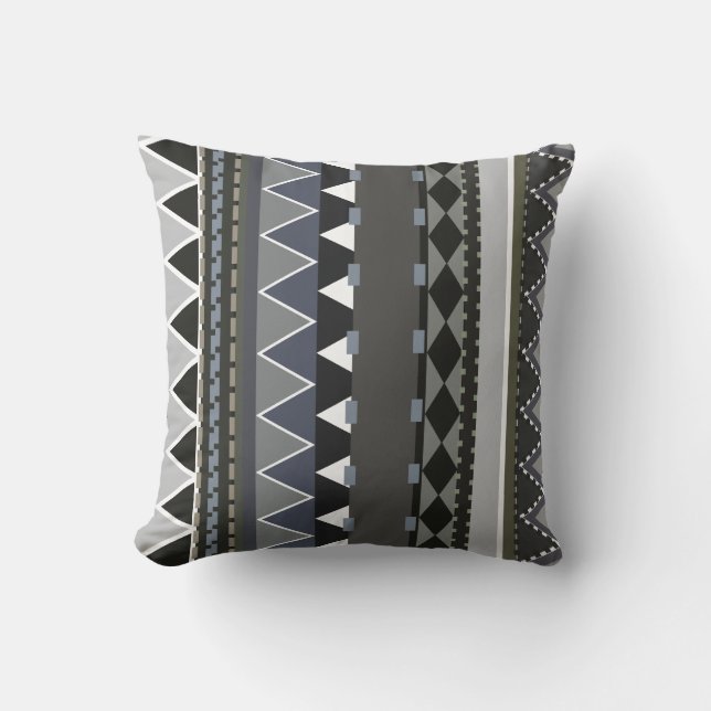 Coussin inspiré par tribal gris (Recto)