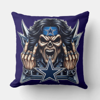 Coussin Iron Maiden's Eddie is a Cowboys fan! Throw Pillow
