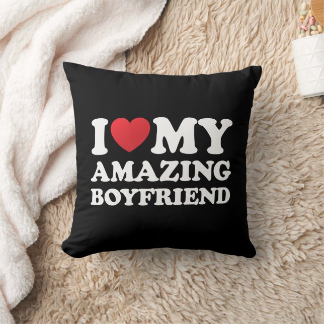 Coussin J'adore mon incroyable petit ami Je suis amoureuse (Couverture)