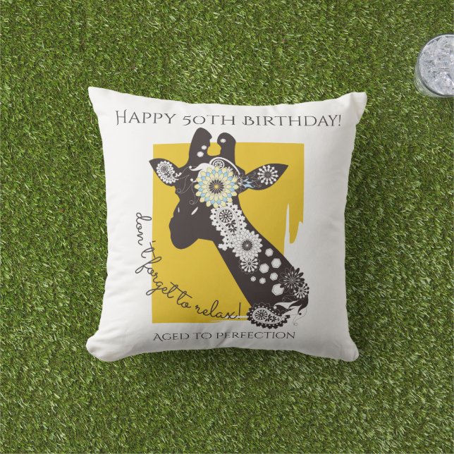 Coussin Jaune blanc et noir Funky Cool Giraffe Anniversair (Herbe)