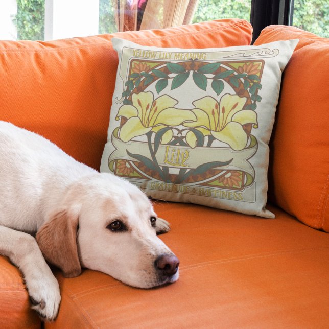 Coussin Jaune Lily Vintage Fleurs Gratitude Bonheur (Yellow Lilies Vintage Floral Throw Pillow: Victorian Flower Meaning Gratitude and Happiness )