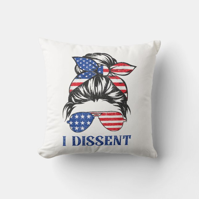 Coussin Je désapprouve, femmes au drapeau américain chigno (Recto)