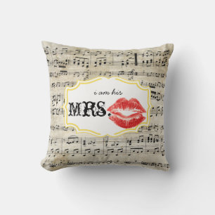 Coussin Je suis son Mme Red Lips Yellow Vintage Sheet Musi
