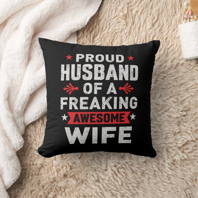 Coussin Je suis un mari fier d'une femme incroyablement gé (Couverture)