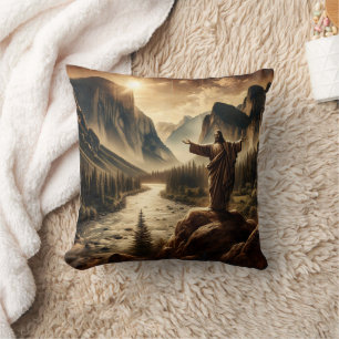 Coussin Jésus Surplombant le paysage majestueux de la mont