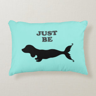 Coussin jeté silhouette de sirène de teckel