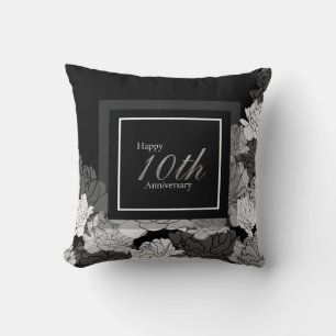 Coussin Jeu de 10e anniversaire noir, argent et blanc pi