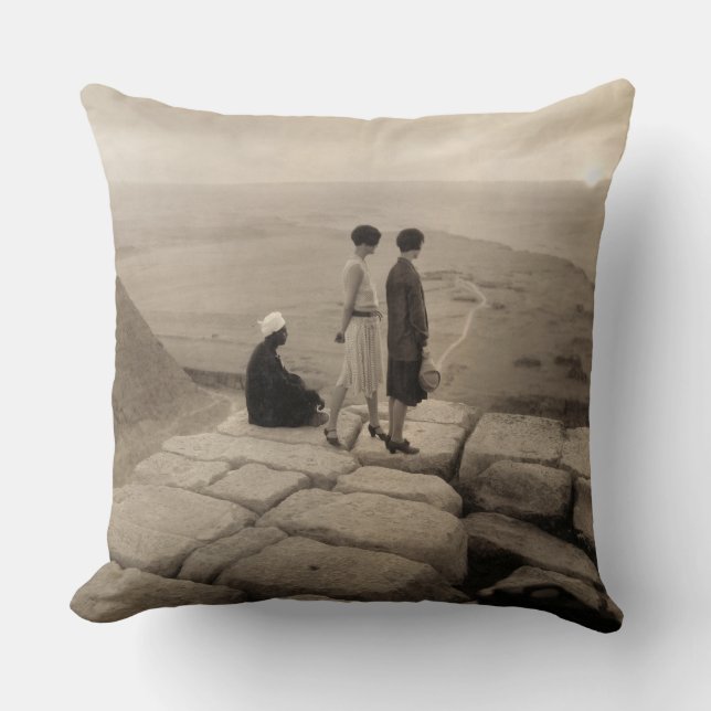 Coussin Jeunes filles au sommet de la pyramide de Khéops e (Recto)