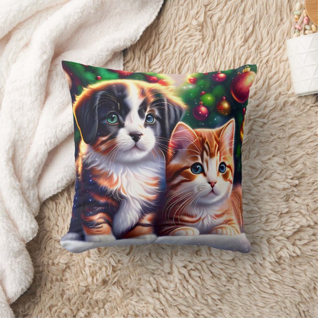 Coussin Joli chiot et chat sous l'arbre de Noël (Couverture)