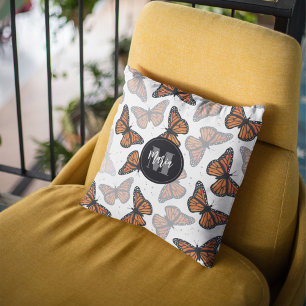 Coussin Joli design personnalisé papillon monogramme natur