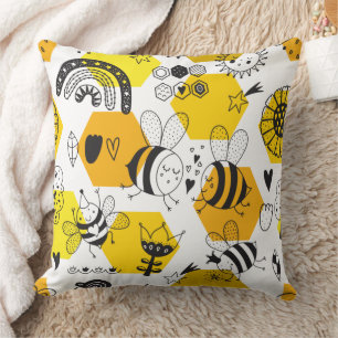 Coussin Jolie Nourrice Abeille et Arc-en-Ciel