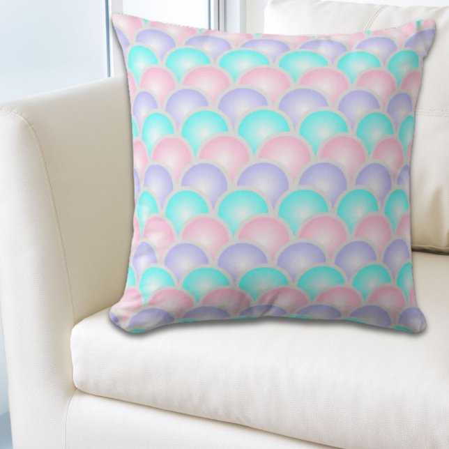 Coussin jolie rose aqua bleu pastel écailles de sirène (pretty purple pink aqua blue pastel mermaid scales throw pillow)