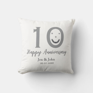 Coussin Joyeux 10e anniversaire nom date gris emoji gras