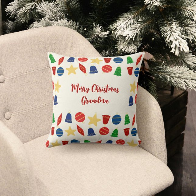 Coussin Joyeux Ornements de vacances Vintages (Cute retro Christmas pillow with vintage red, blue, gold and green Christmas ornaments)