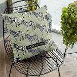 Coussin Jungle Zebra Wild Motif & Nom personnalisé<br><div class="desc">Jungle Zebra Wild Motif & Nom personnalisé</div>