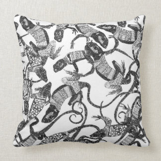 Coussin juste blanc noir de lézards