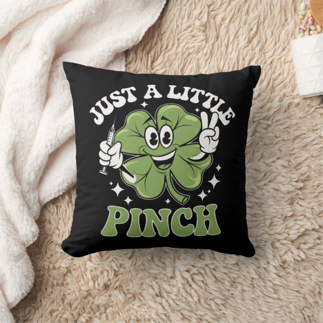 Coussin Juste une petite pince infirmière St Patrick's Day (Couverture)