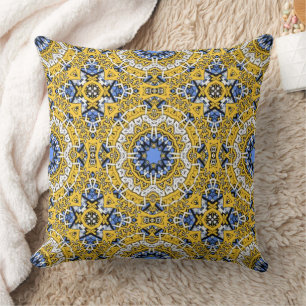 Coussin Kaléidoscope de onze volumes quarante-quatre