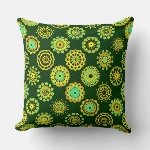 Coussin Kaleidoscopic 110714 - 16 Mandalas - sur Dk Green