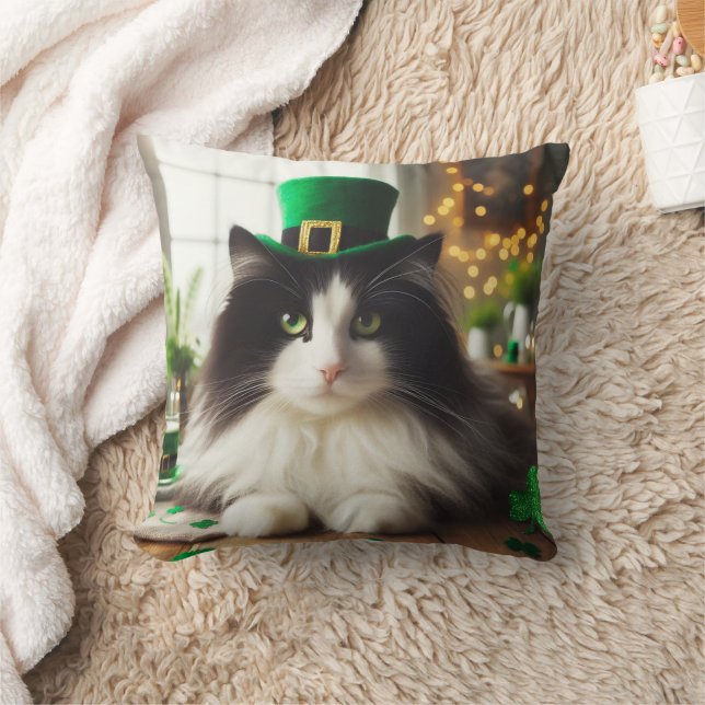 Coussin Kitty noir et blanc irlandais (Couverture)