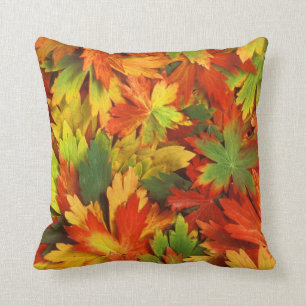 Coussin La chute laisse le décor de maison de carreau