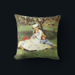 Coussin La famille Monet dans son jardin Edouard Manet<br><div class="desc">La famille Monet dans leur jardin. Edouard Manet. Paysage estival. Une femme en belle robe et casquette est assise dans le jardin sous un arbre sur l'herbe. Un garçon est assis sur l'herbe à proximité. Reproduction d'oeuvres d'art célèbres dans le domaine public.</div>