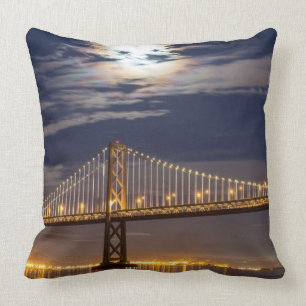 Coussin La lever de la lune ce soir au-dessus du pont de