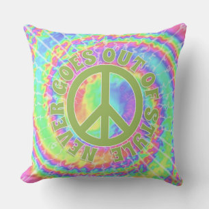 Coussin La paix ne se démode jamais sur le tie dye