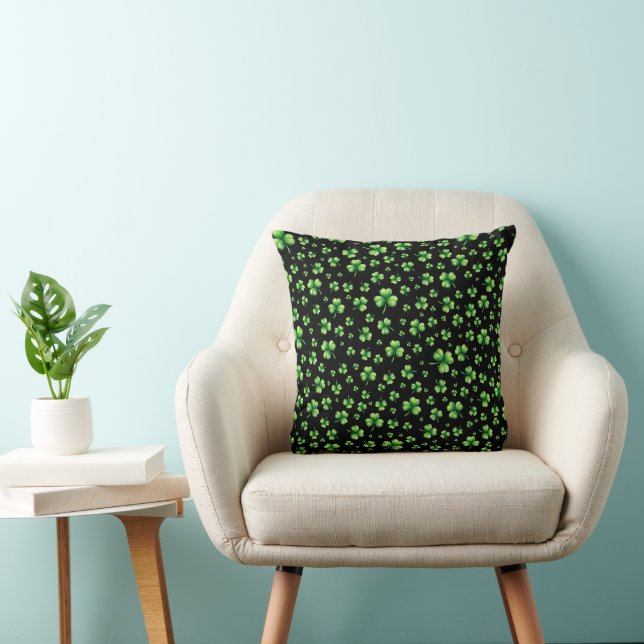 Coussin La Saint-Patrick Shamrock aquarelle sur fond noir (Chaise)