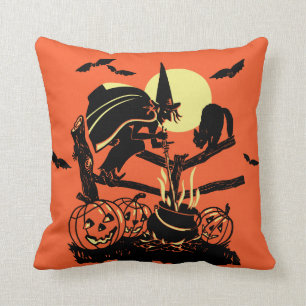 Coussin La sorcière d'Halloween Vintage sur la clôture