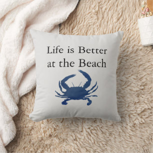 Coussin La vie du crabe bleu est meilleure au bord de la p