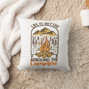 Coussin La Vie Est Meilleure Au Campfire Travel
