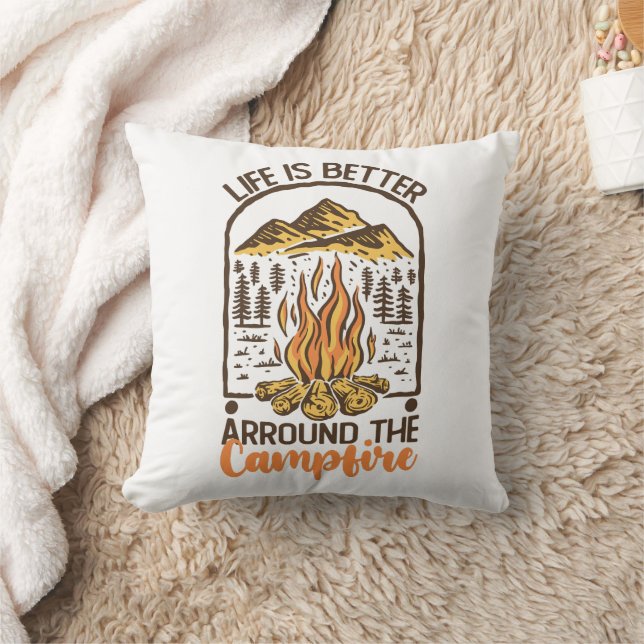 Coussin La vie est meilleure au feu de camp de voyage (Couverture)