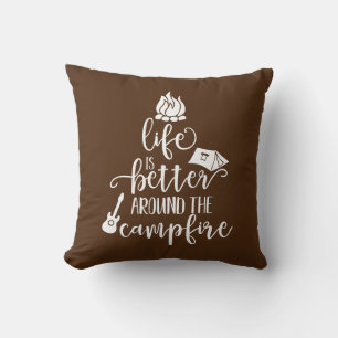 Coussin La Vie Est Mieux Autour Du Feu De Campagne