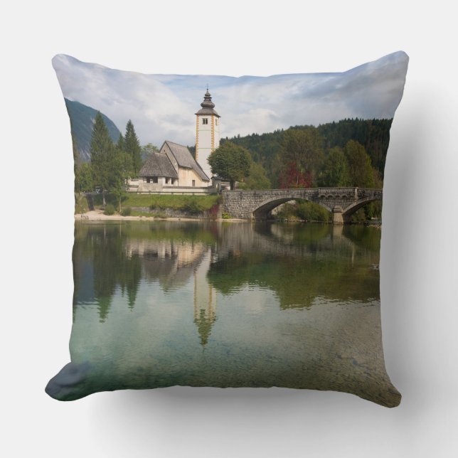 Coussin Lac Bohinj avec l'église dans le carreau de la (Recto)