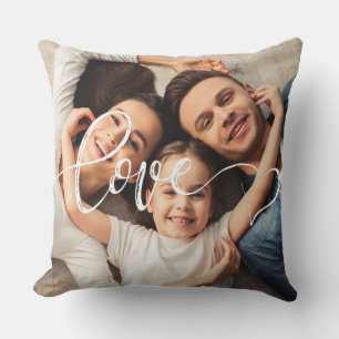 Coussin L'amour en script blanc avec le coeur Photo person