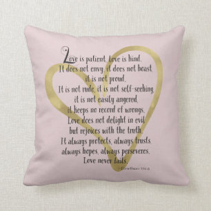 Coussin L'amour est coeur patient