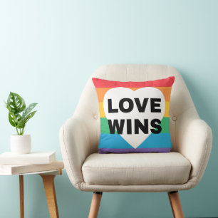 Coussin L'amour gagne GAY PRIDE
