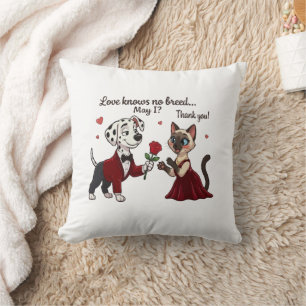 Coussin L'amour ne connaît pas de race Dalmatien et chat s