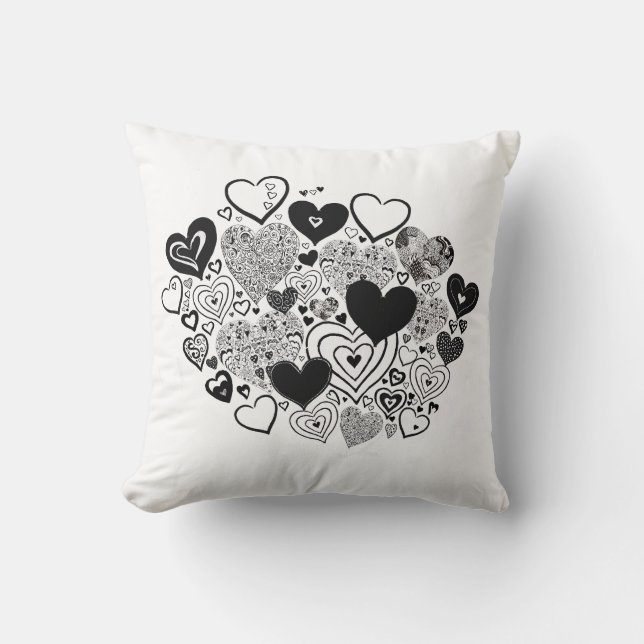 Coussin Lancer l'oreiller avec les détails du coeur noir e (Recto)