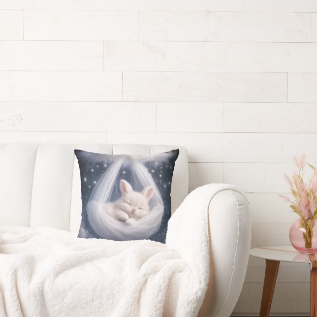 Coussin Lapin bébé suspendu à un hamac en tulle (Canapé)