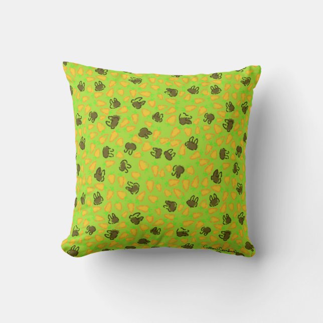 Coussin Lapins Bruns et Carottes Orange sur Gazon de Pâque (Recto)