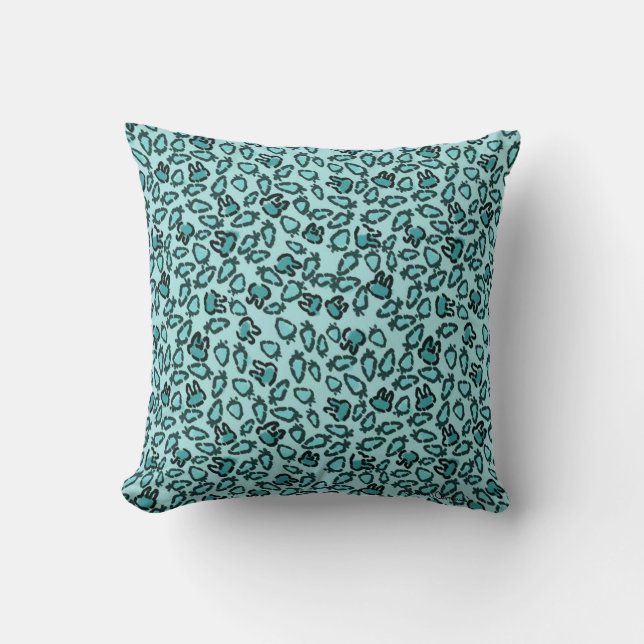 Coussin Lapins et carottes motif dans les bleus de Pâques (Recto)