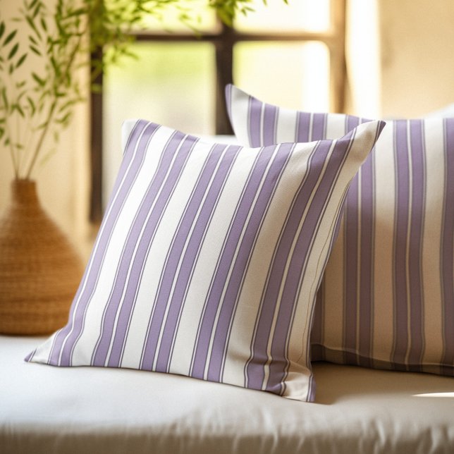 Coussin Lavande et blanc triés (Créateur téléchargé)