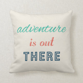 Coussin L'aventure est là-bas Typographie