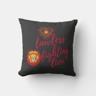 Coussin Lawless fighting lion